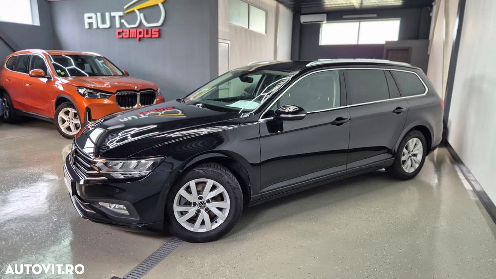 Volkswagen Passat - 1