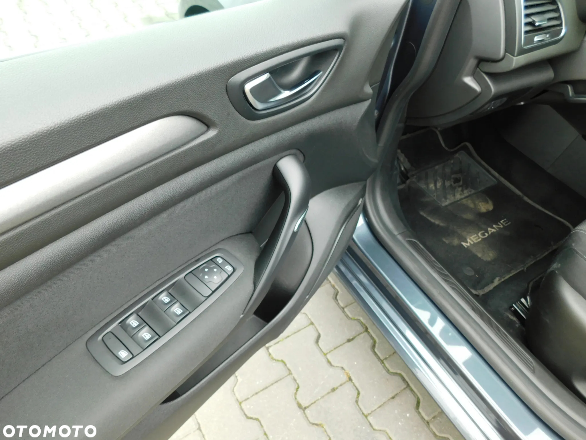 Renault Megane BLUE dCi 115 EDC INTENS - 12