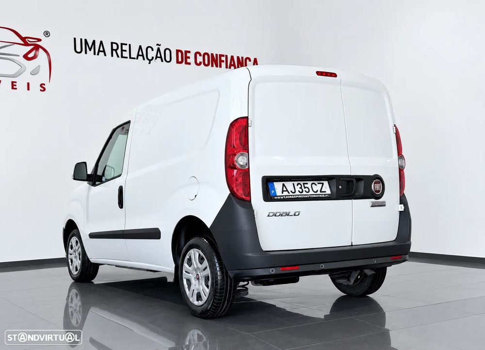 Fiat DOBLO CARGO 1.3 M-JET 95 CV - 3 LUGARES - IVA DEDUTIVÉL - 8603 KM - 19