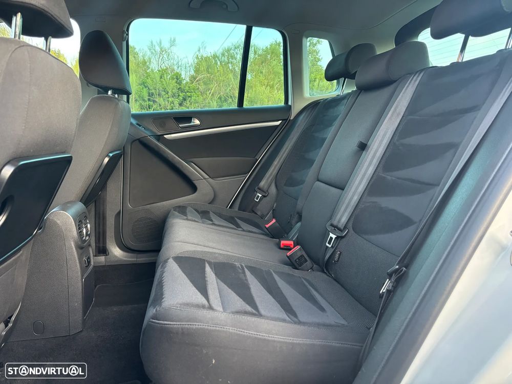 VW Tiguan 2.0 TDi Sport BlueMotion - 8