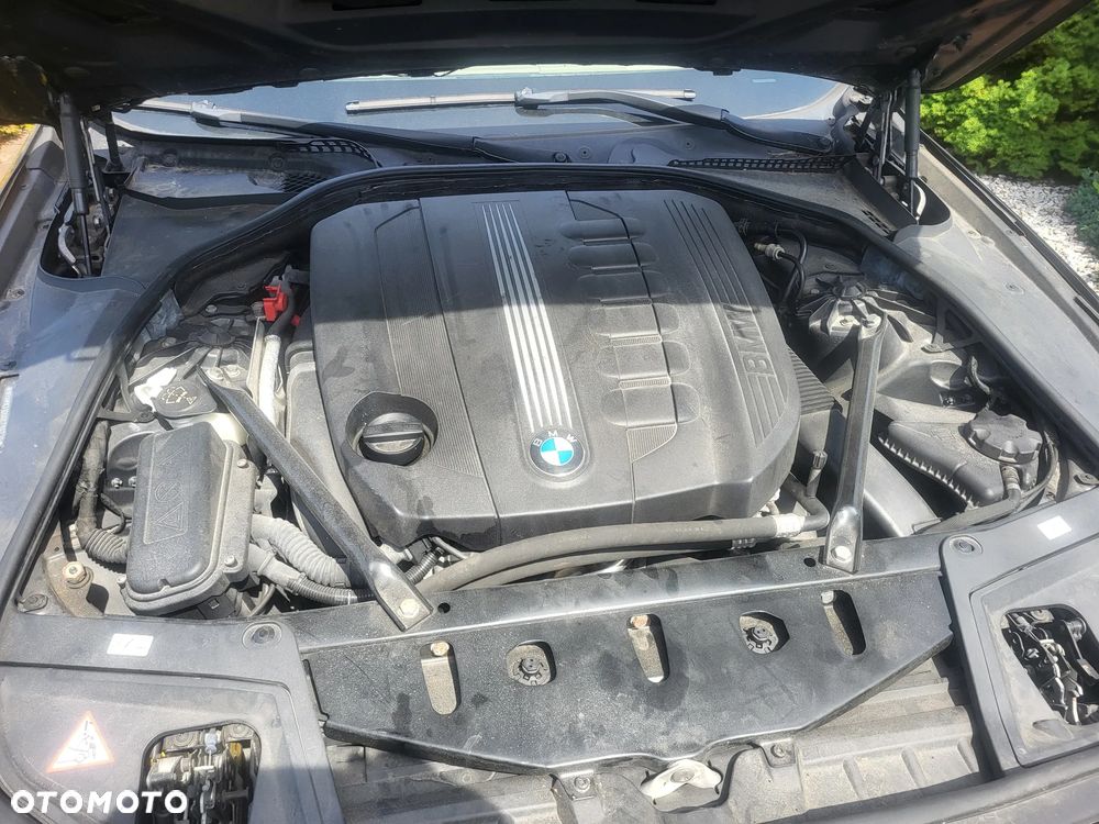 BMW Seria 5 525d - 28
