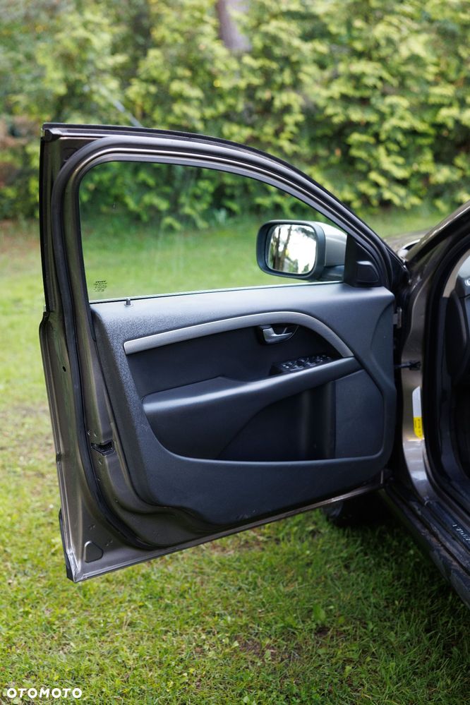 Volvo XC 70 2.4D AWD Momentum - 20