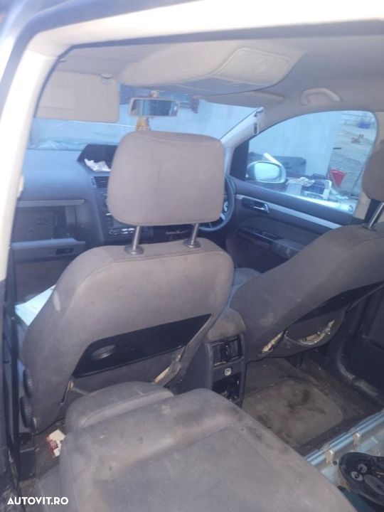 dezmembrez vw touran - 6