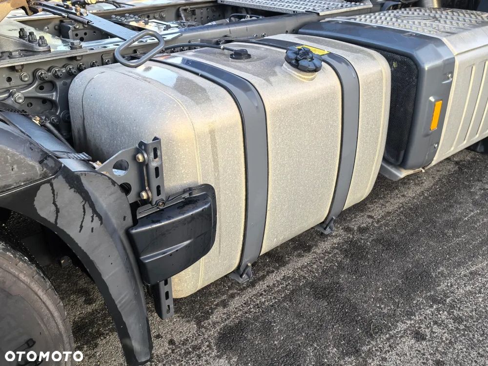 Mercedes-Benz Actros 1845 LS * GigaSpace * Bi-Xenon * MirrorCam * Klima postojowa * Zbiorniki 1250l * - 29