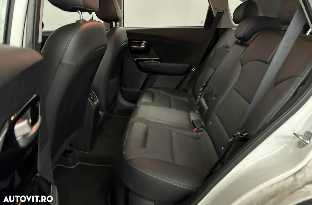 Kia Niro 1.6 GDI PHEV 2WD Aut. Vision - 33