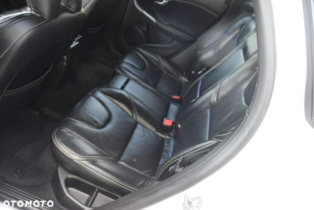 Volvo V40 D2 Kinetic - 23