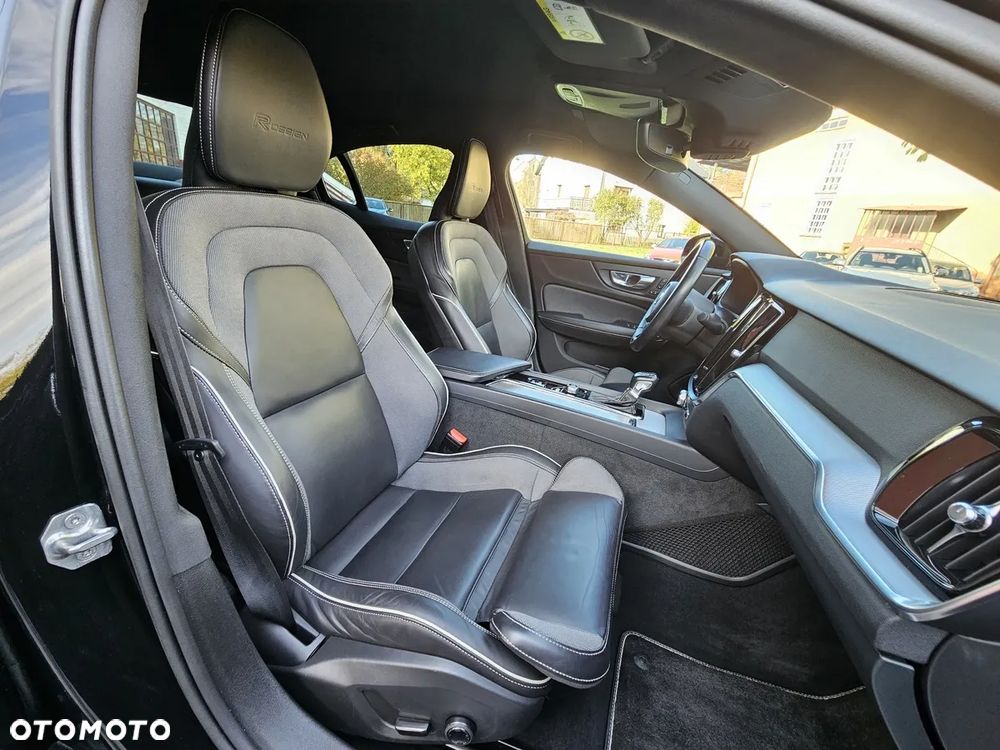 Volvo S60 T4 R-Design - 24