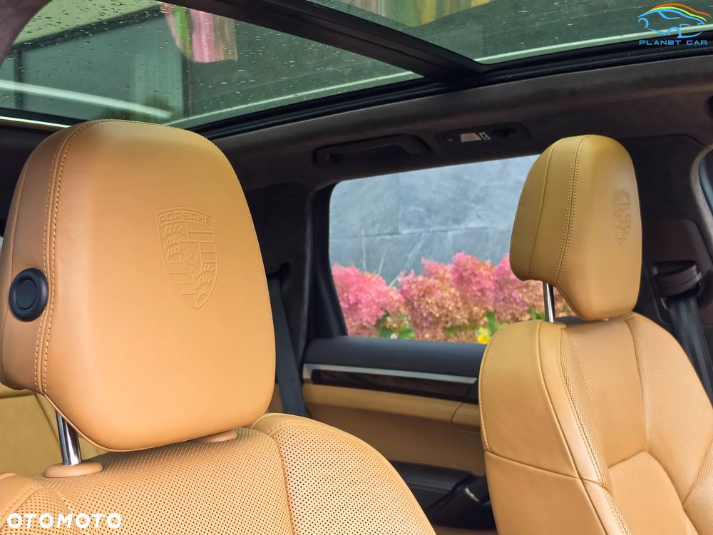 Porsche Cayenne Turbo - 18