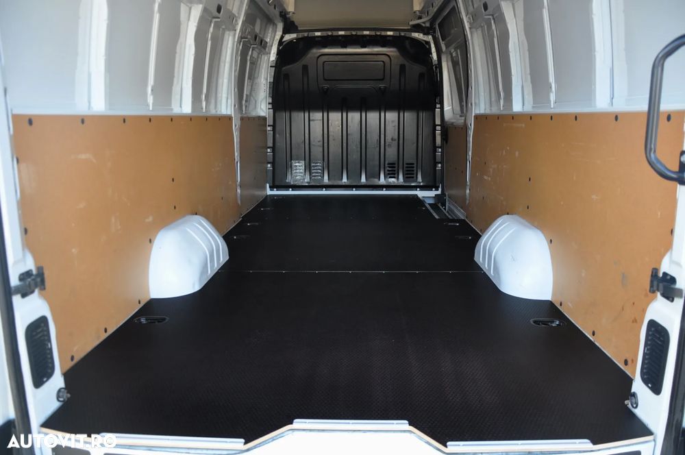 Renault Master L4H3 Van - 8