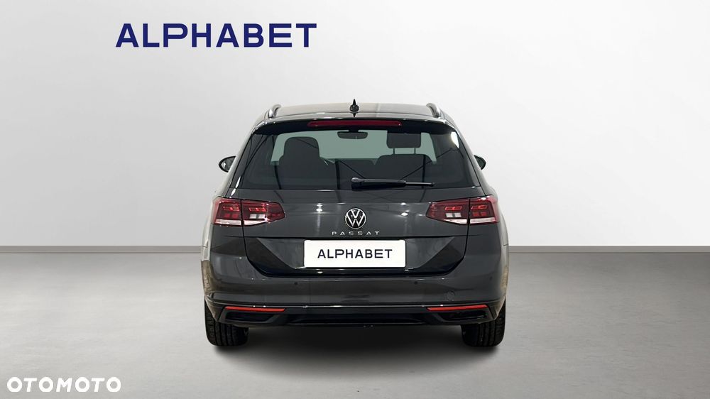 Volkswagen Passat - 4