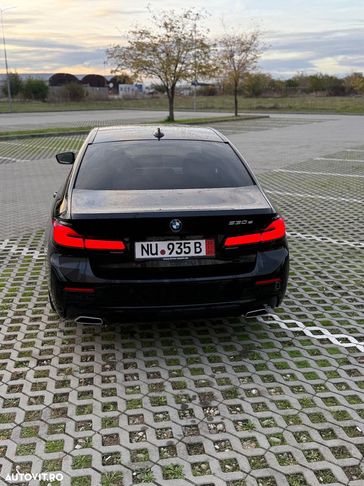 BMW Seria 5 520i AT MHEV - 7