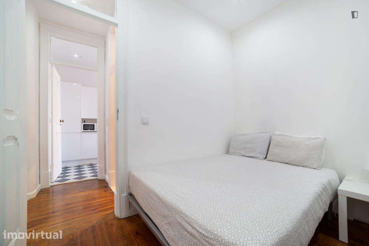 Quarto - localizado em Anjos Lisbon - Grande imagem: 3/15