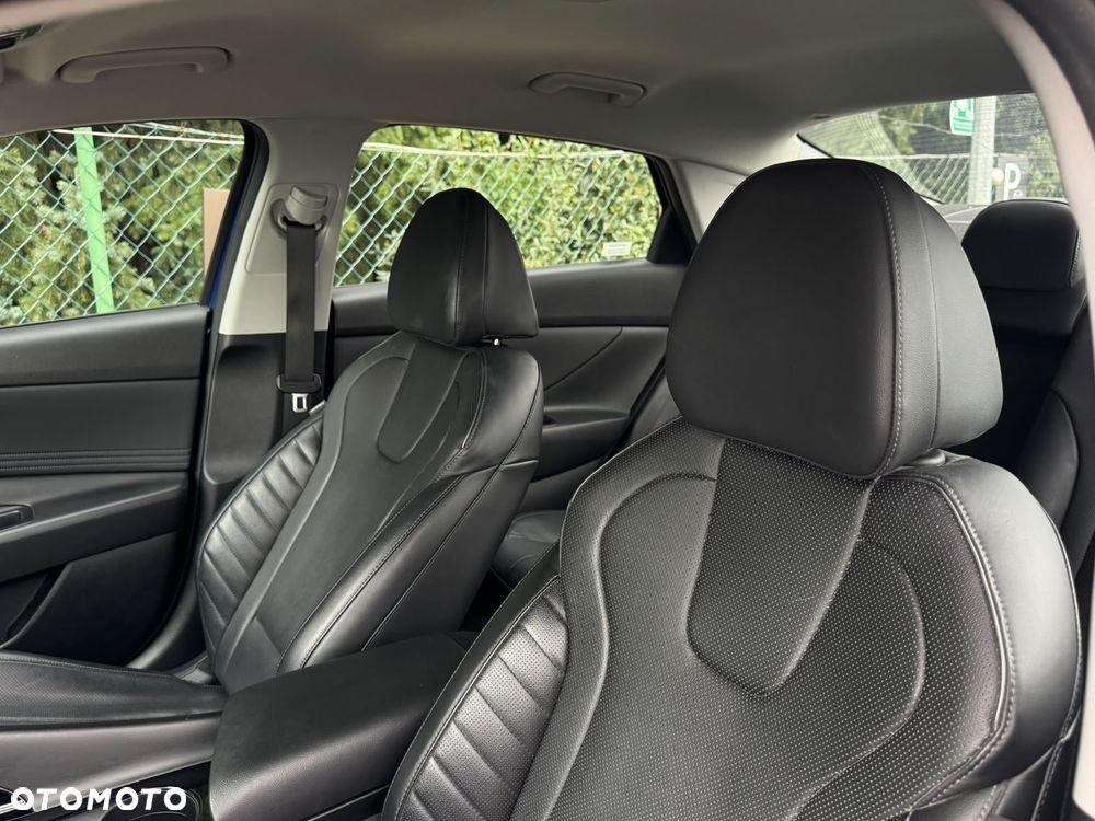 Hyundai Elantra 1.6 Executive CVT - 8