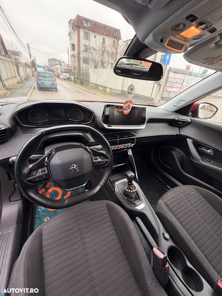 Peugeot 2008 1.2 L PureTech STT Active - 7