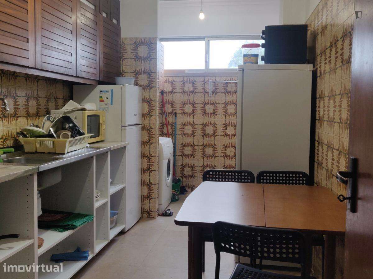 Quarto - localizado em Lumiar Lisbon - Grande imagem: 2/13