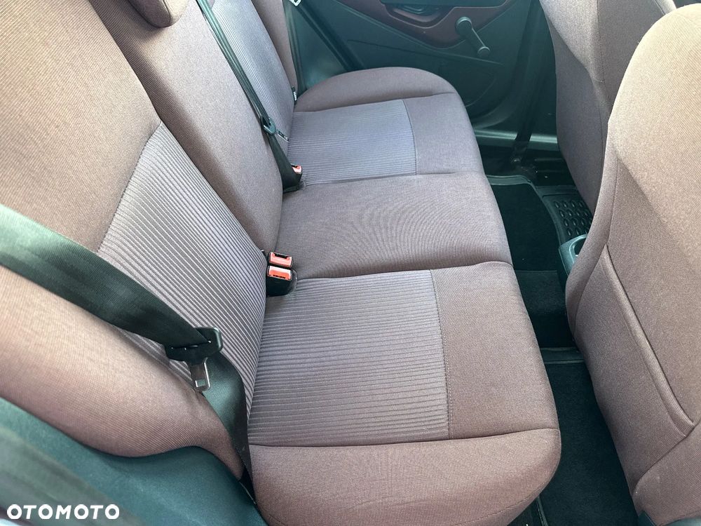 Ford Fiesta 1.25 Ambiente - 23