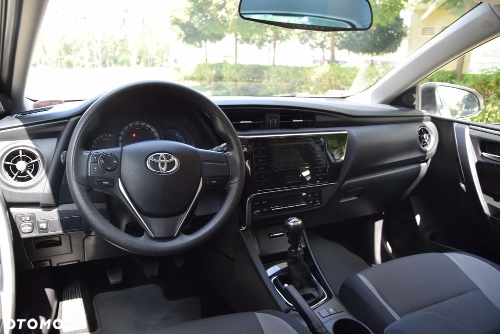 Toyota Auris 1.33 VVT-i Sprint - 13