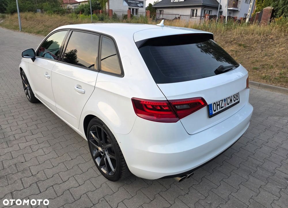Audi A3 Sportback - 3