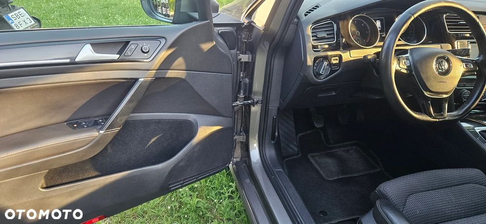 Volkswagen Golf - 17