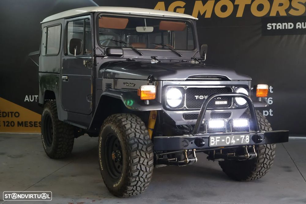 Toyota Land Cruiser - 2