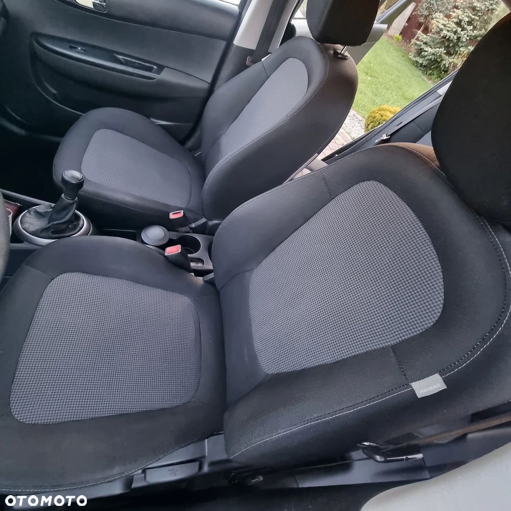 Hyundai i20 1.25 Comfort - 11