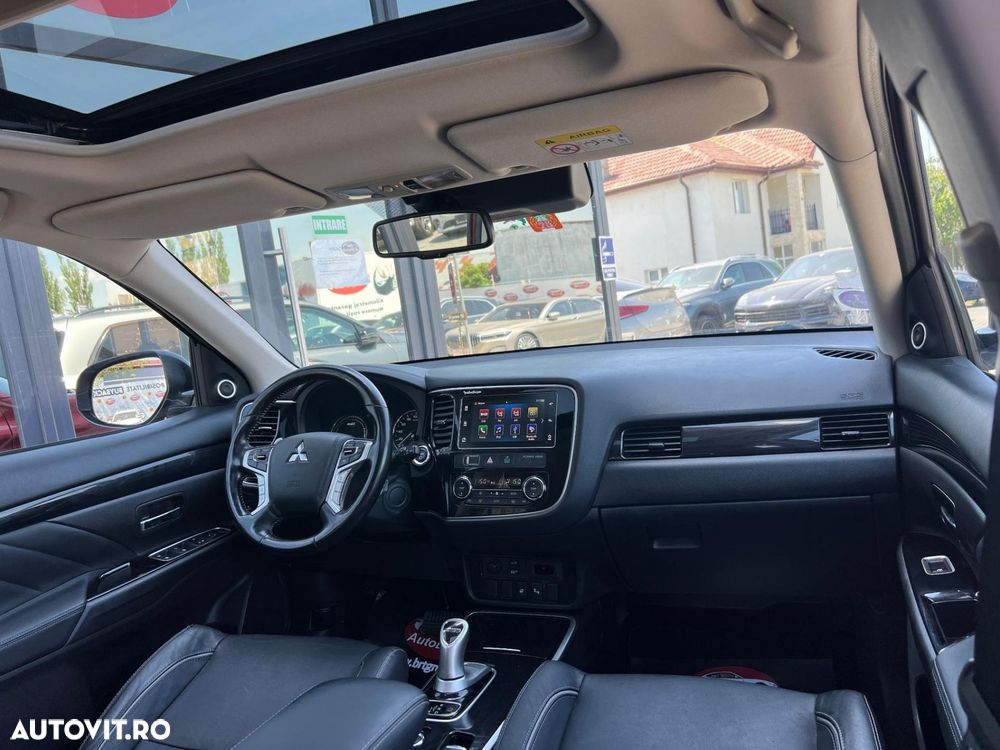 Mitsubishi Outlander - 7
