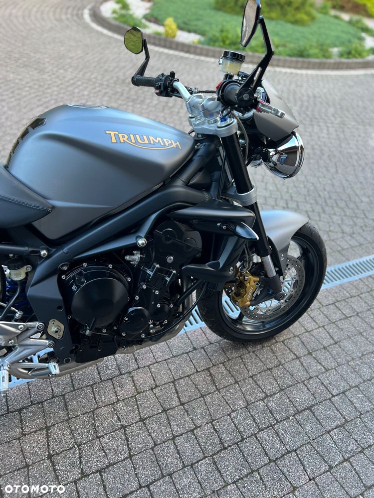 Triumph Street Triple - 28