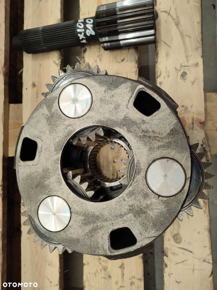 Półoś CLAAS Axion 810 - 9