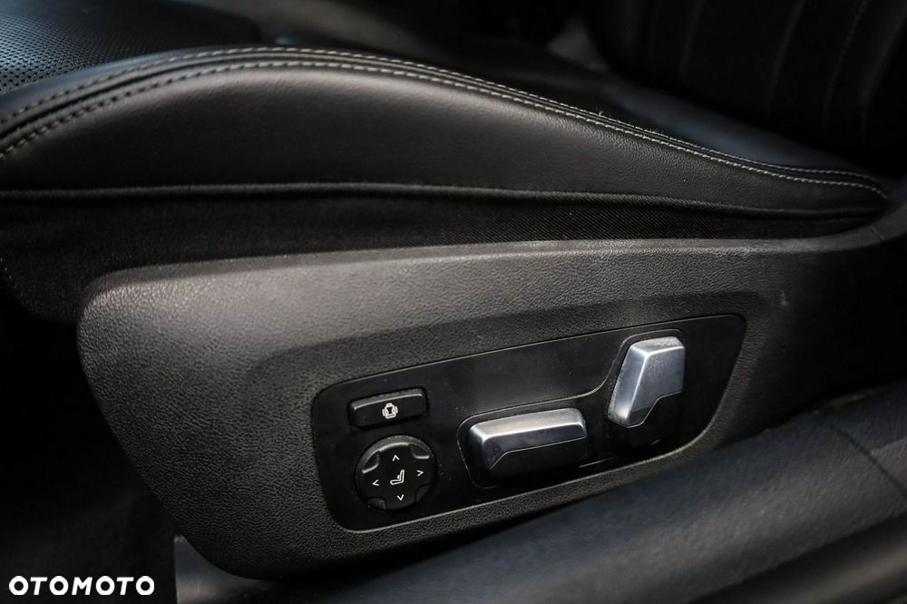 BMW Seria 8 - 23