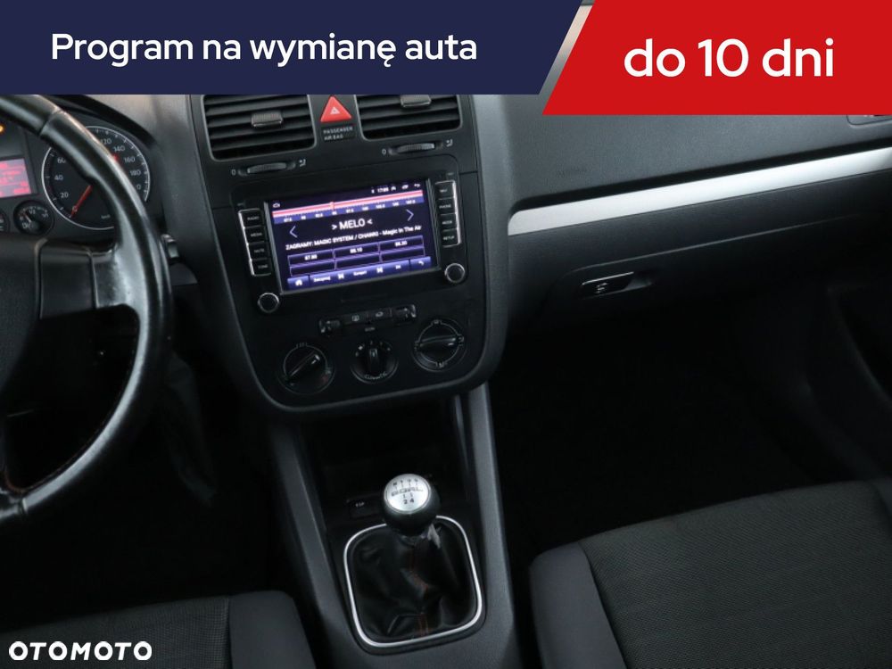 Volkswagen Golf - 10