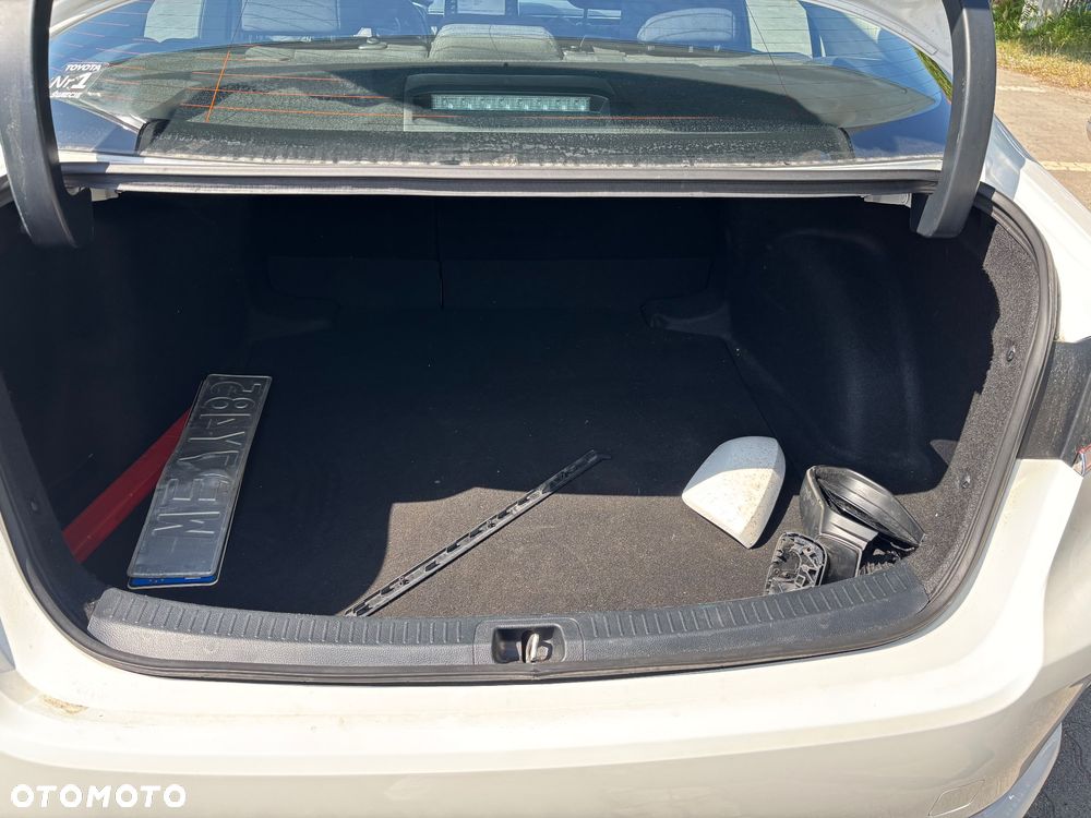 Toyota Corolla 1.8 Hybrid Executive - 32