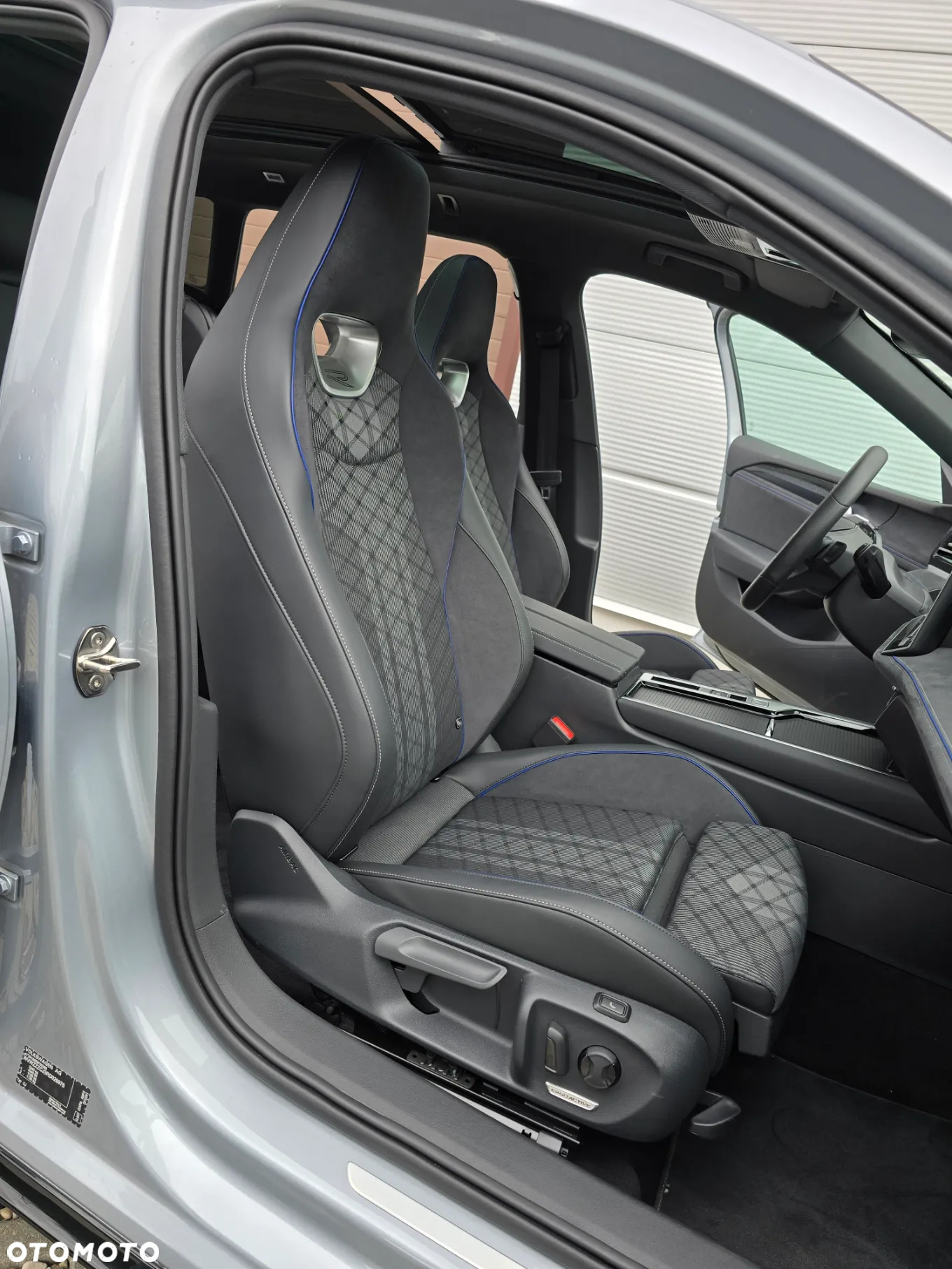 Volkswagen Passat Variant 2.0 TDI SCR DSG R-Line - 30