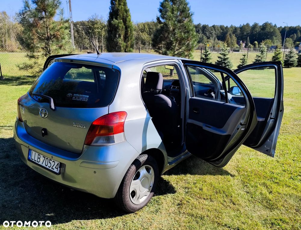 Toyota Yaris - 25
