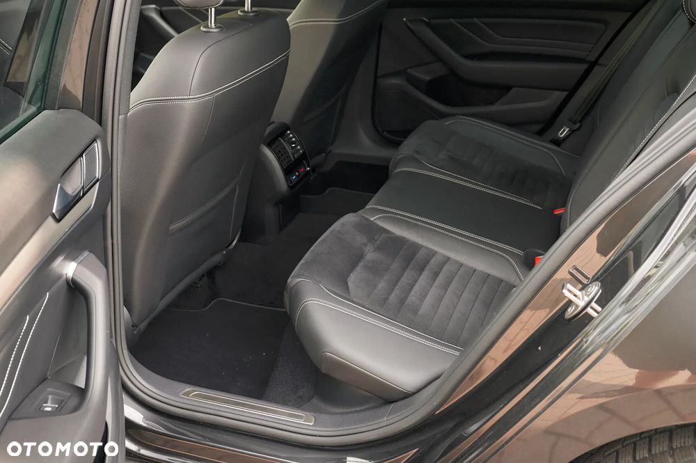 Volkswagen Passat 1.5 TSI OPF DSG Highline - 19