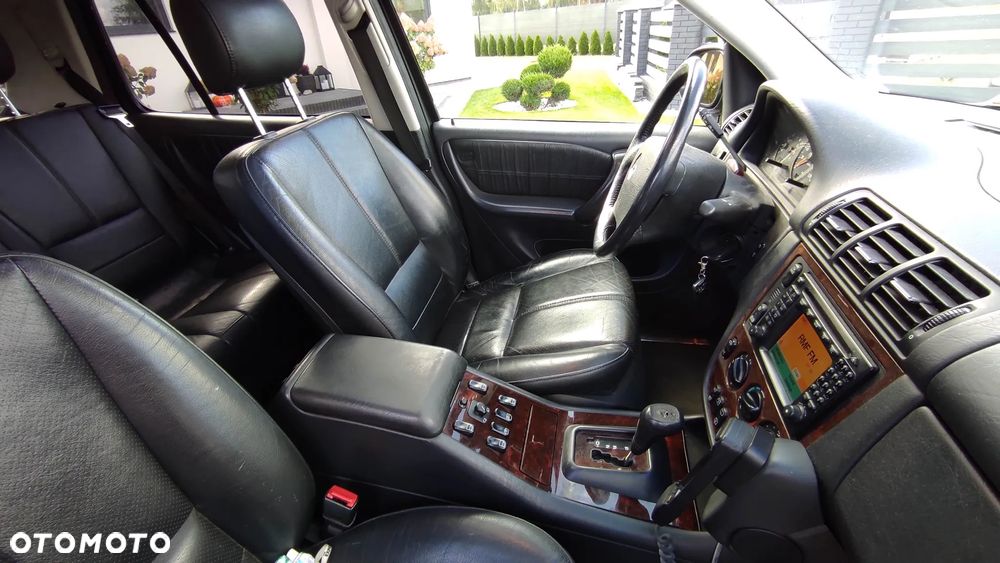 Mercedes-Benz ML 320 - 12