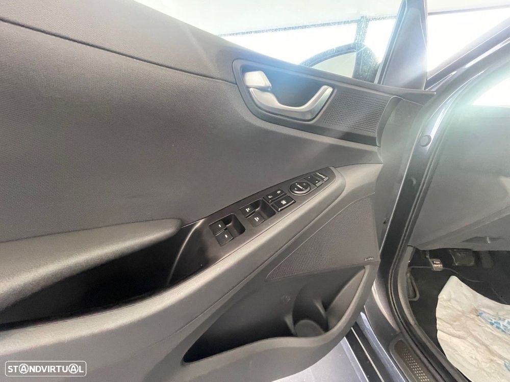 Hyundai Ioniq 1.6 GDI HEV Hybrid Tech - 15