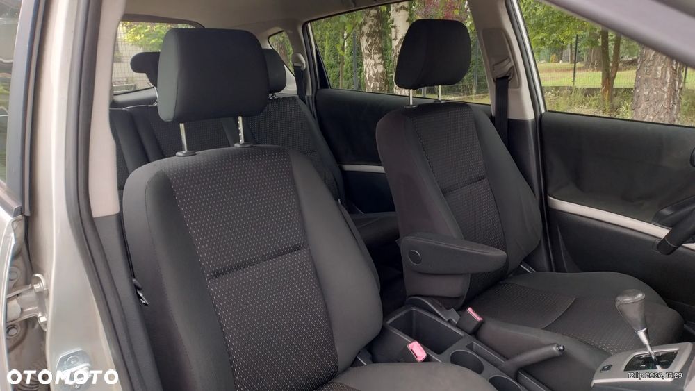 Toyota Corolla Verso 1.8 Premium + 7os MM - 15