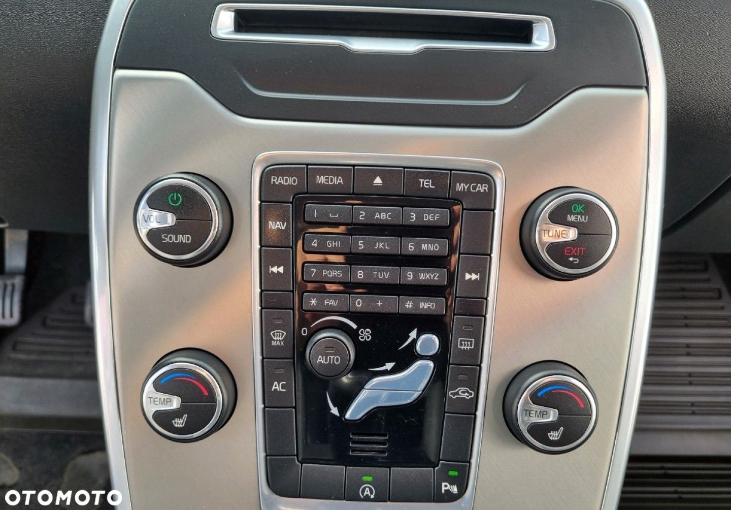 Volvo XC 70 - 32