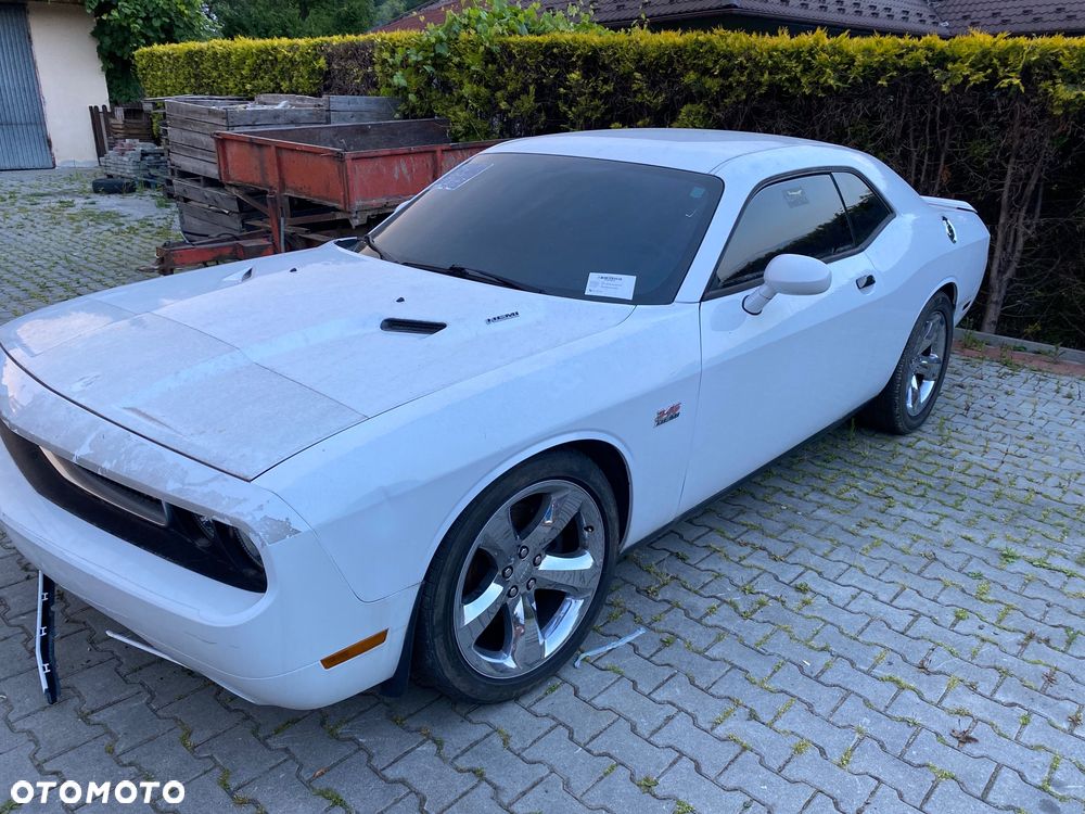 Dodge Challenger - 24