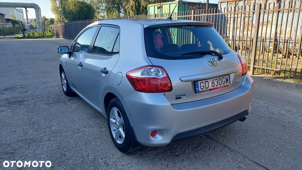 Toyota Auris 1.33 VVT-i Terra - 12
