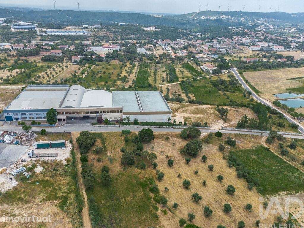 Espaço Comercial em Nossa Senhora das Misericórdias de 2764,00 m2 - Grande imagem: 2/23