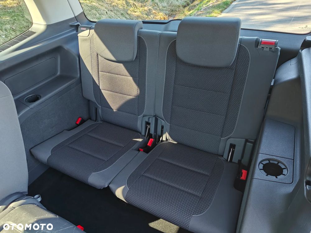 Volkswagen Touran 2.0 TDI DPF Comfortline - 24