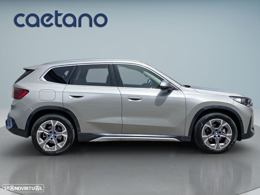 BMW iX1 eDrive20 xLine - 16