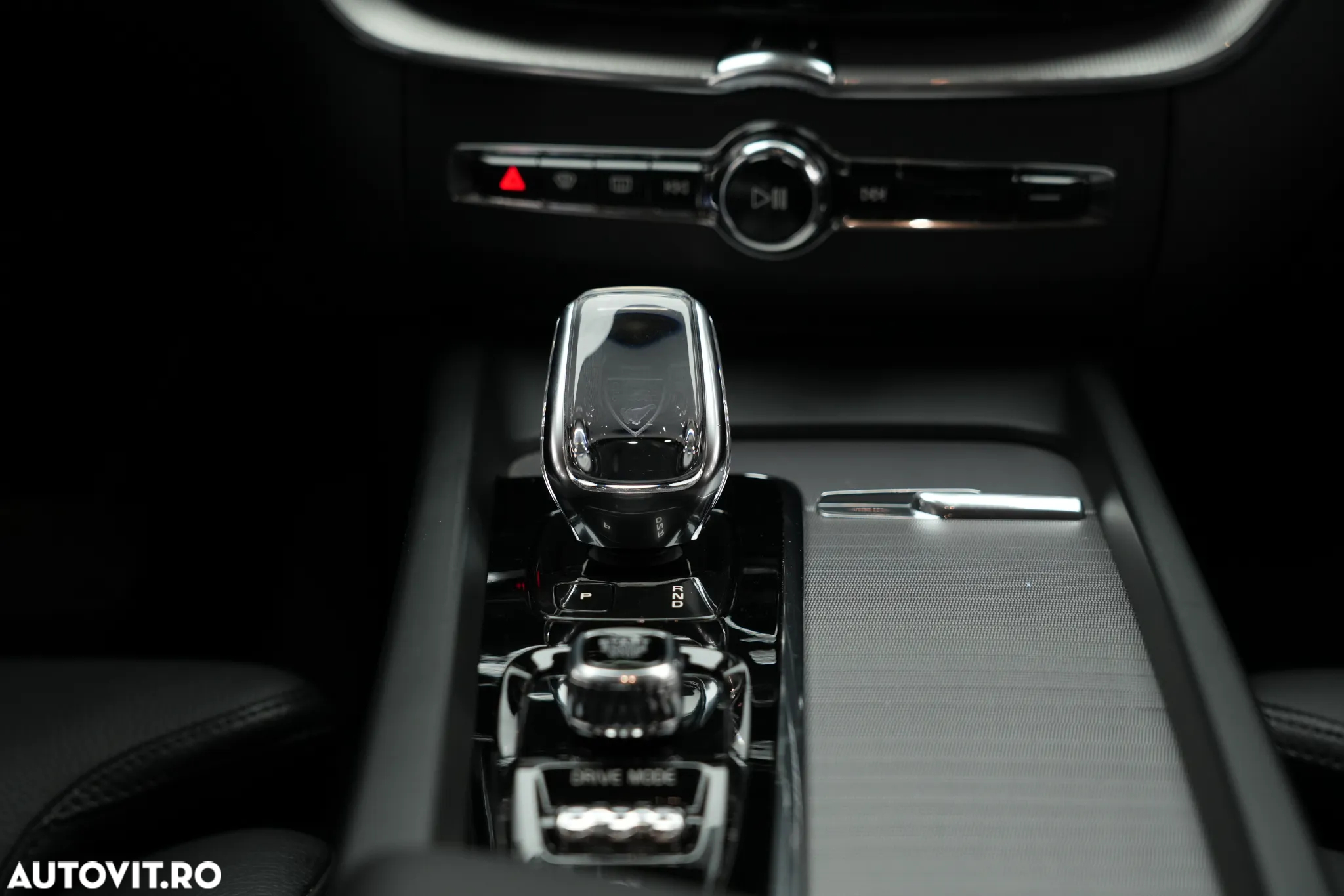 Volvo XC 60 B4 MHEV AWD Inscription - 13