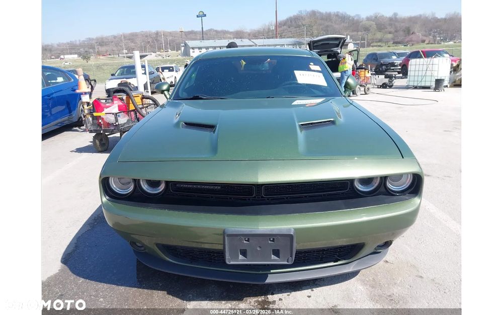 Dodge Challenger - 5