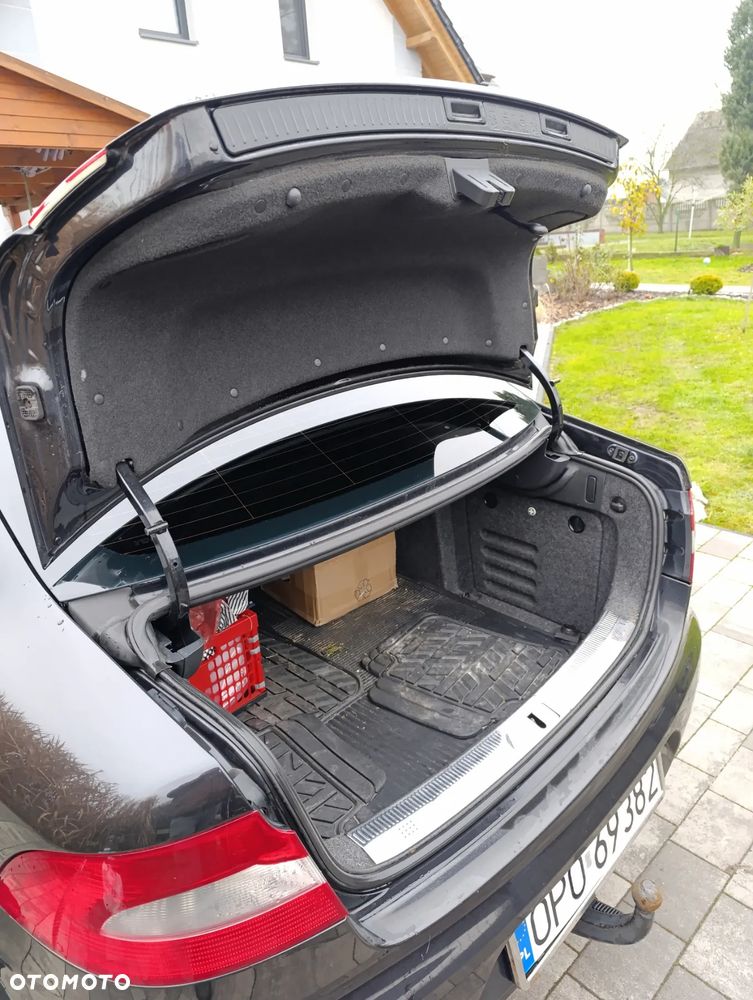 Skoda Superb 2.0 TDI DPF Prestige - 14