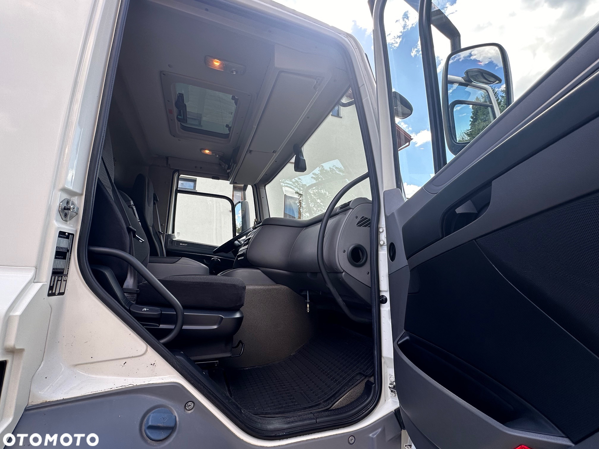 DAF CF 370 2017 r.  Chłodnia + Winda EURO 6 - 10