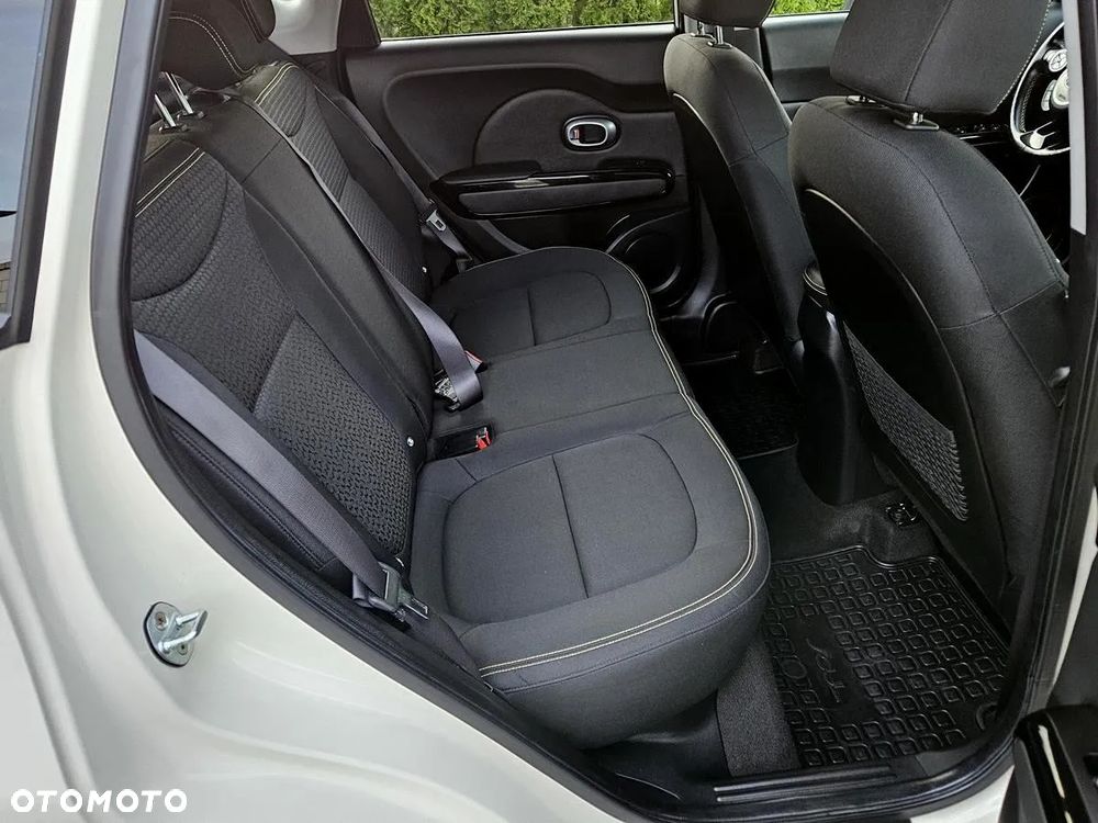 Kia Soul 1.6 CRDI Dream-Team Edition - 24