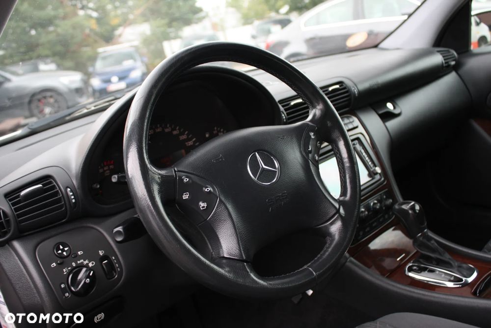 Mercedes-Benz Klasa C 180 T Kompressor Automatik Elegance - 22