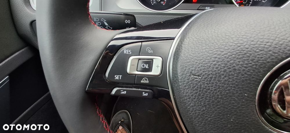 Volkswagen Golf 2.0 TDI BlueMotion Technology Lounge - 22